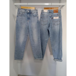 Pantalón Mom Fit Denim